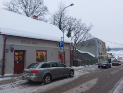 Izmaiņas stāvvietas zonā Lielajā ielā, Talsos