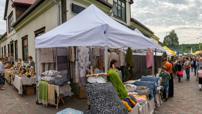 Ielu tirdzniecība