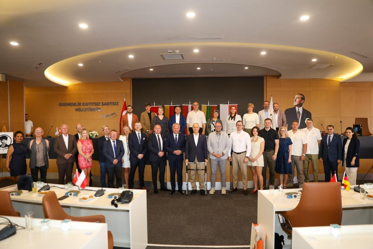 Alānijas sadraudzības pilsētu delegācijas Alānijas pašvaldībā_1