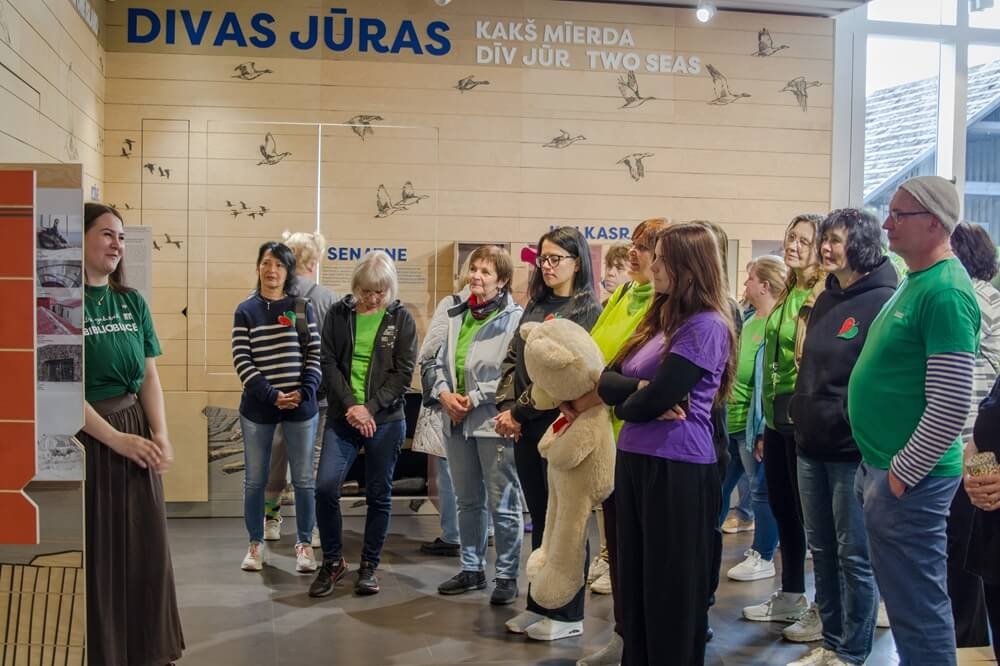 Par ekspozīciju „Kolka. Divas Jūras. Viena sala. Trīs valodas” stāsta Klaudija Kima Straumere
