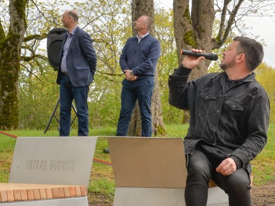 I. Busuļa muzikālā soliņa atklāšana (18)