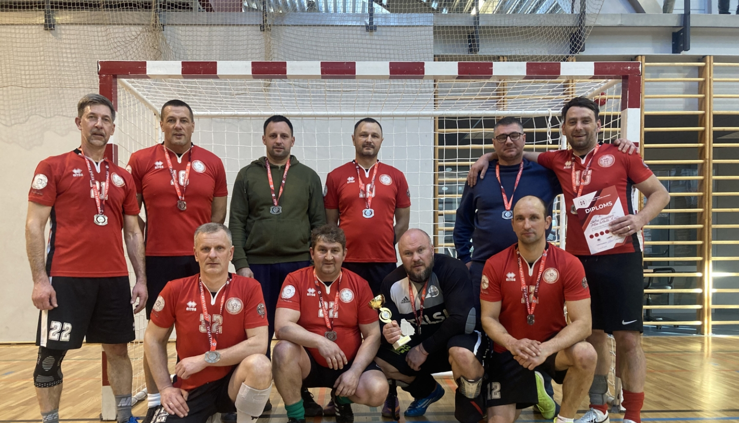 40+ Talsu komanda
