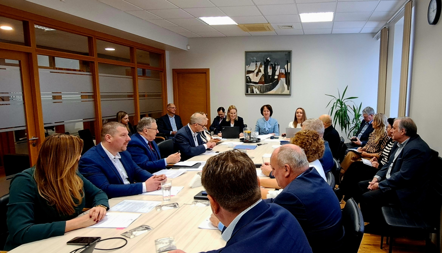 Kurzemes plānošanas reģiona Attīstības padomes sēdē diskutē ar Vides aizsardzības un reģionālās attīstības ministri par aktualitātēm un atskatās uz reģiona paveikto 2023.gadā un plānoto 2024. gadā