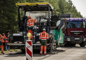 Ceļu nozare iepazīstas ar BSM tehnoloģiju. Starp Upesgrīvu un Valgalciemu ieklāts eksperimentālais posms