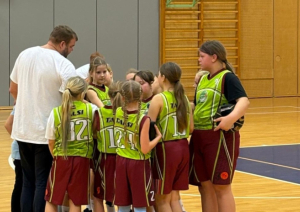 Basketbola spēle U12 meitenēm