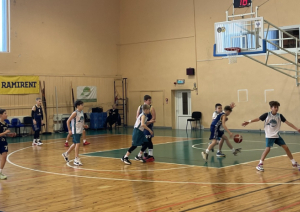 Basketbola spēle U12 zēniem