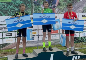 Riteņbraucēji Kamparkalnā