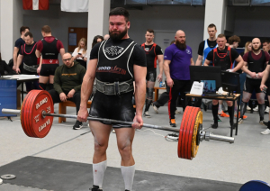 Dundagas sporta klubam „Dandijs” godalgas Vidzemes čempionātā spēka trīscīņā