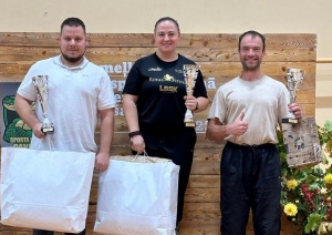 Latvijas kausa Kurzemes reģiona posmi spēka trīscīņā un spiešanā guļus