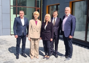 Izglītības un zinātnes ministre apmeklēja Talsu novada skolas