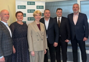 Izglītības un zinātnes ministre apmeklēja Talsu novada skolas