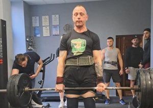 Lieldienu kauss vilkmē no zemes