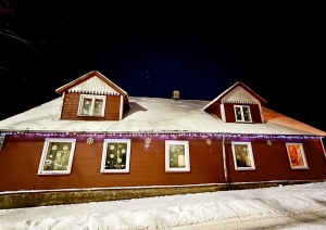 Konkursa „Ziemassvētku skatlogs Talsu novadā” dalībnieku darbi