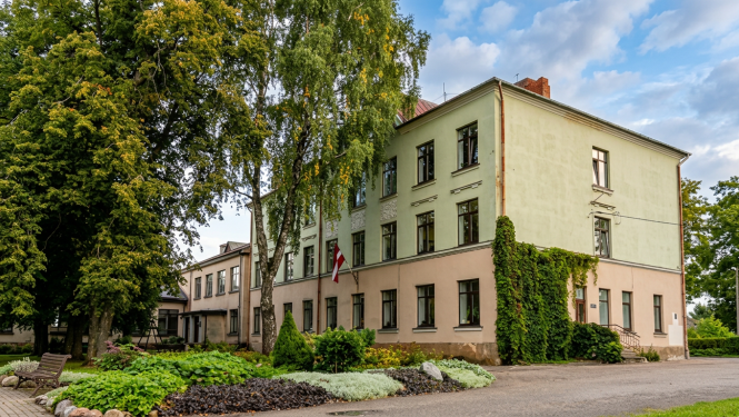 Talsu pamatskola