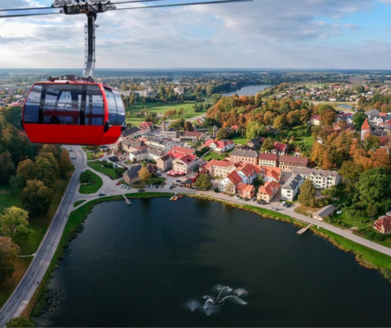 Kolāža ar Talsu tramvaju 