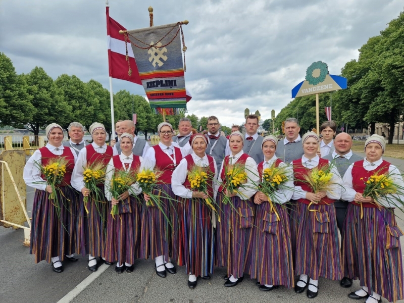 Deju kolektīvs "Krepliņi"