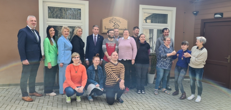Talsu novadu oficiālajā darba vizītē apmeklēja labklājības ministrs Uldis Augulis