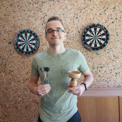 Papildspēles uzvarētājs. Mērsraga meistarsacīkšu šautriņmešanā 5. posms