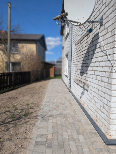 Jauna uzbrauktuve drošai piekļuvei mājoklim.