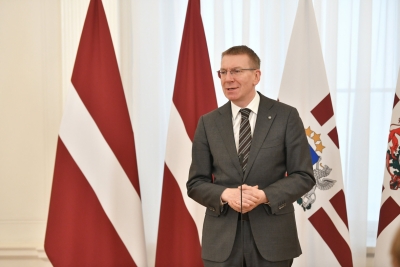Valsts prezidents sveic Talsu 2. vidusskolas skolēnus – Oliveru Bresmi, Valteru Bresmi un Adrianu Māri Šņoriņu