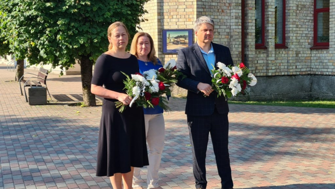 Piemin pirms 25 gadiem notikušo Talsu traģēdiju