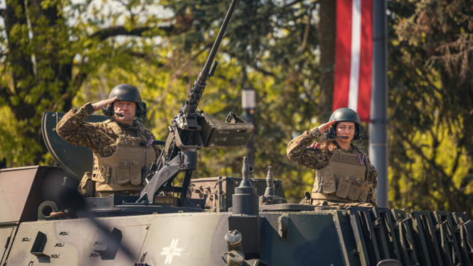 Militārās parādes foto