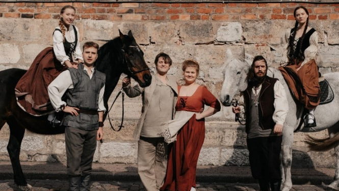 Muzikalas izrades Vella kalpi foto