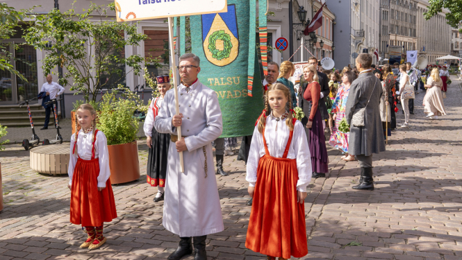 XIII Latvijas Skolu jaunatnes dziesmu un deju svētk