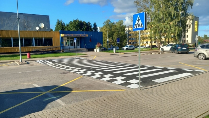 Ātrumvalnis pie Talsu Sporta nama
