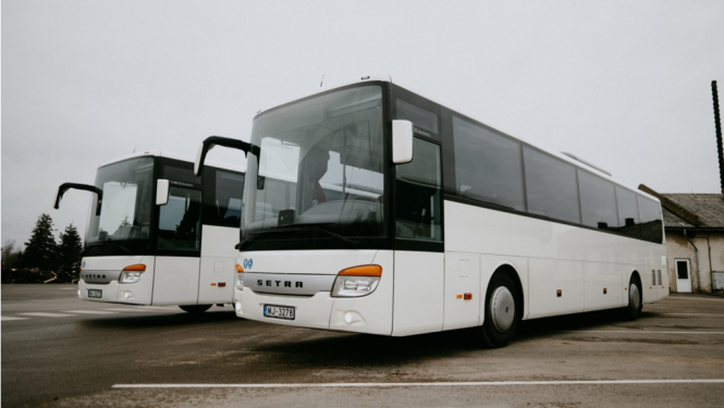 autobusu attēls