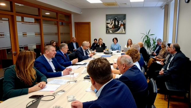 Kurzemes plānošanas reģiona Attīstības padomes sēdē diskutē ar Vides aizsardzības un reģionālās attīstības ministri par aktualitātēm un atskatās uz reģiona paveikto 2023.gadā un plānoto 2024. gadā