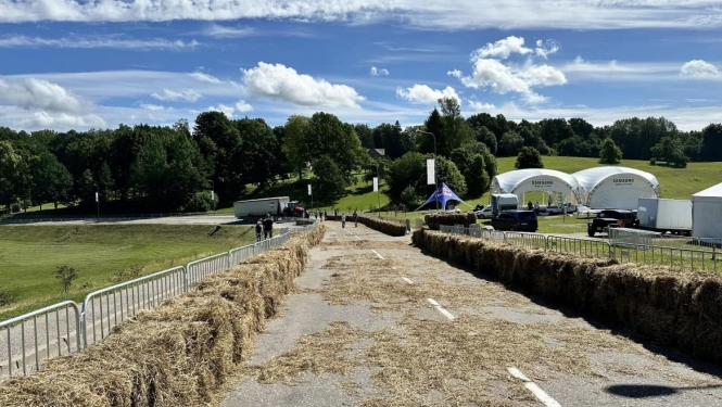 Iespēja bez maksas saņemt siena ķīpas no Red Bull Soapbox Race