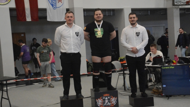 Sporta kluba „Dandijs” sportistiem panākumi Vidzemes čempionātā spēka trīscīņā