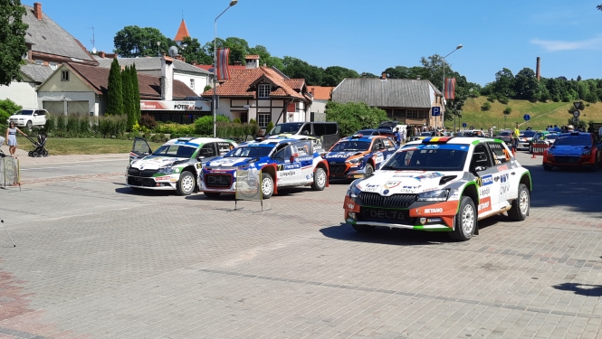 rallija auto (1)
