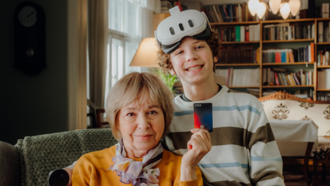 Cilvēki ar Latvijas Pasta Visa karti