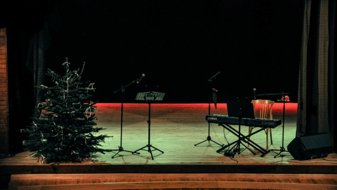 Mērsraga Tautas nama skatuve