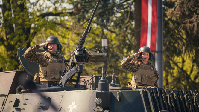 Militārās parādes foto