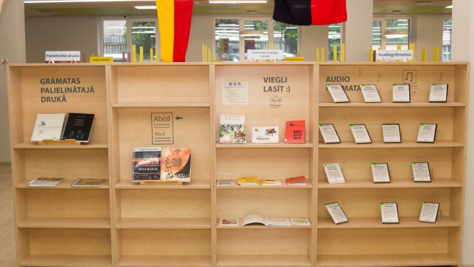 Bibliotēkā – grāmatas palielinātajā drukā, vieglajā valodā un CD formātā