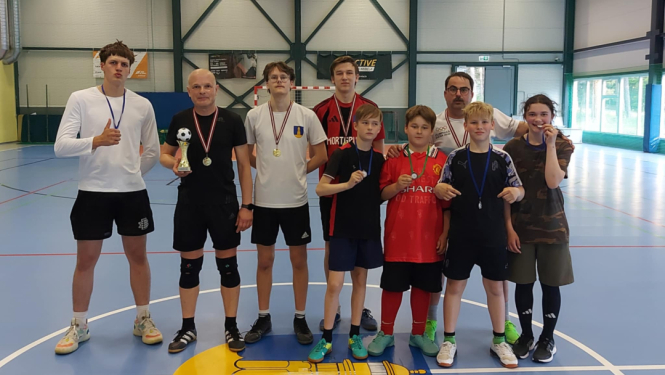 Telpu futbola spēlētāji