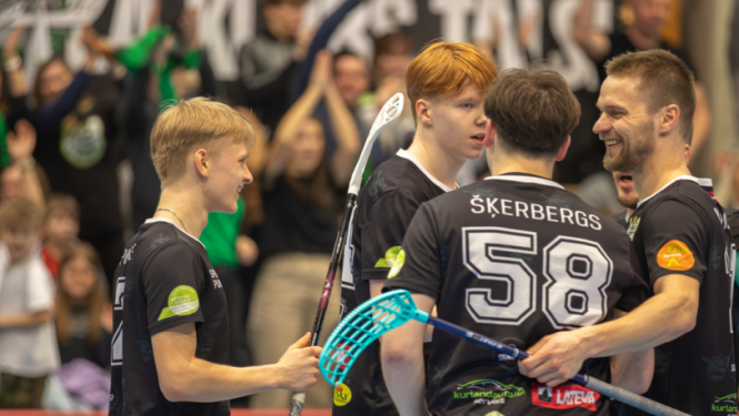 Virslīgai uzvara Talsos, foto – Oskars Sidra