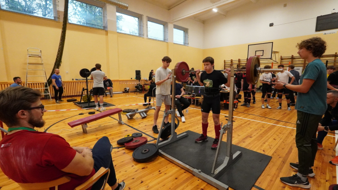 Latvijas kausa Kurzemes reģiona posmi spēka trīscīņā un spiešanā guļus