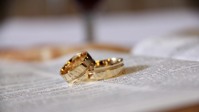 Gredzens. Dzimtsaraksti