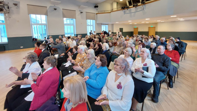 Talsu seniori satiekas kopsapulcē