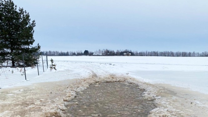 Ģibuļu pagastā applūdis pašvaldības autoceļš Valdgale-Odriņi