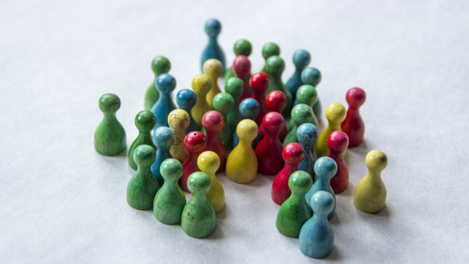 Spēļu kauliņi. Ilustratīvs attēls iedzīvotāju sapulcei