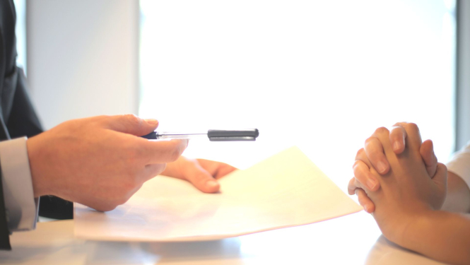 Līguma parakstīšana