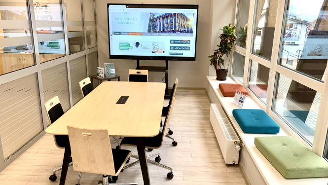 Talsu Galvenās bibliotēkas klusā lasītava