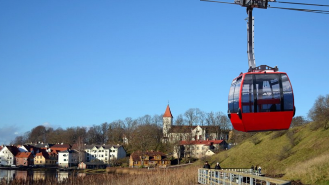 Kolāža ar Talsu tramvaju 