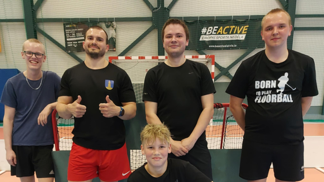 Aizvadīts Mērsraga meistarsacīkšu florbolā piektais posms