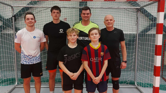 Aizvadīts Mērsraga meistarsacīkšu telpu futbolā septītais posms